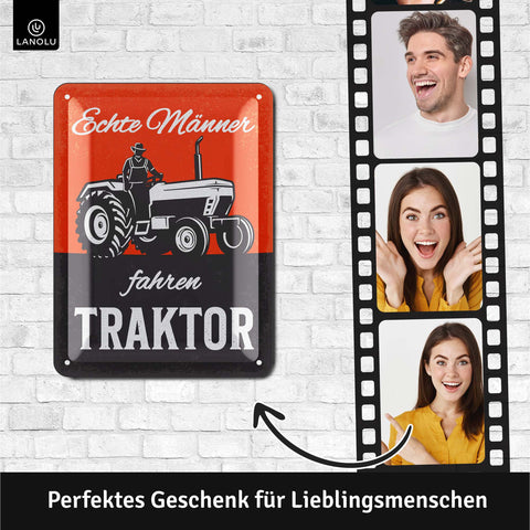 Blechschild Männer fahren Traktor