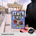 Blechschild Gamer at work