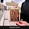 Blechschild Freunde bringen Wein